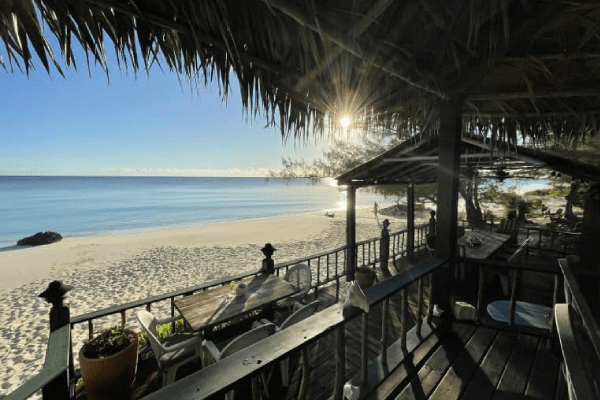 the-andros-vacation-home-is-conveniently-situated-in-close-proximity-to-makers-air-offering-daily-flights-to-the-bahamas(1)